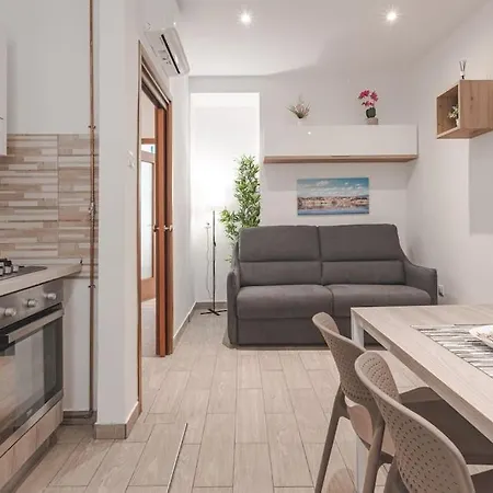 10 Minuti Dal Mare E Dalla Stazione - Relaxhouse Triëst